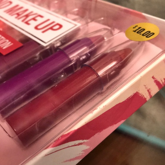 Kiss and make up Lip crayon collection! - Picture 5 of 5